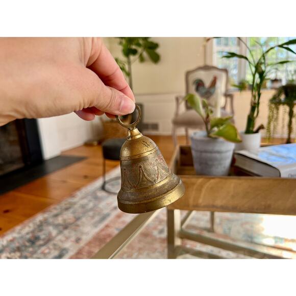 Vintage Brass Bell - School Bell- Patina - Christmas Gold Bell Vintage Metalware - Picture 6 of 8